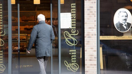 Bild Eingang Stuttgarter Filiale (Falkertstrasse)